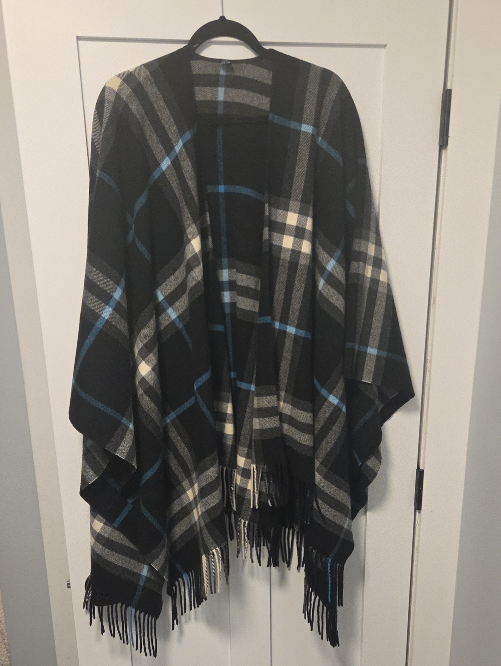 Burberry Wopl Black Plaid Fringe Throw Shawl